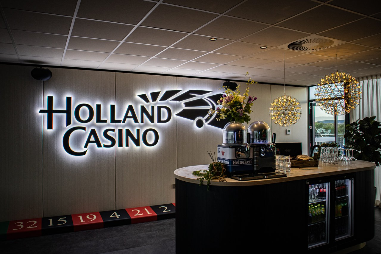 20220923-CMcom-Circuit-Zandvoort-Holland-Casino-Lounge-11.jpg