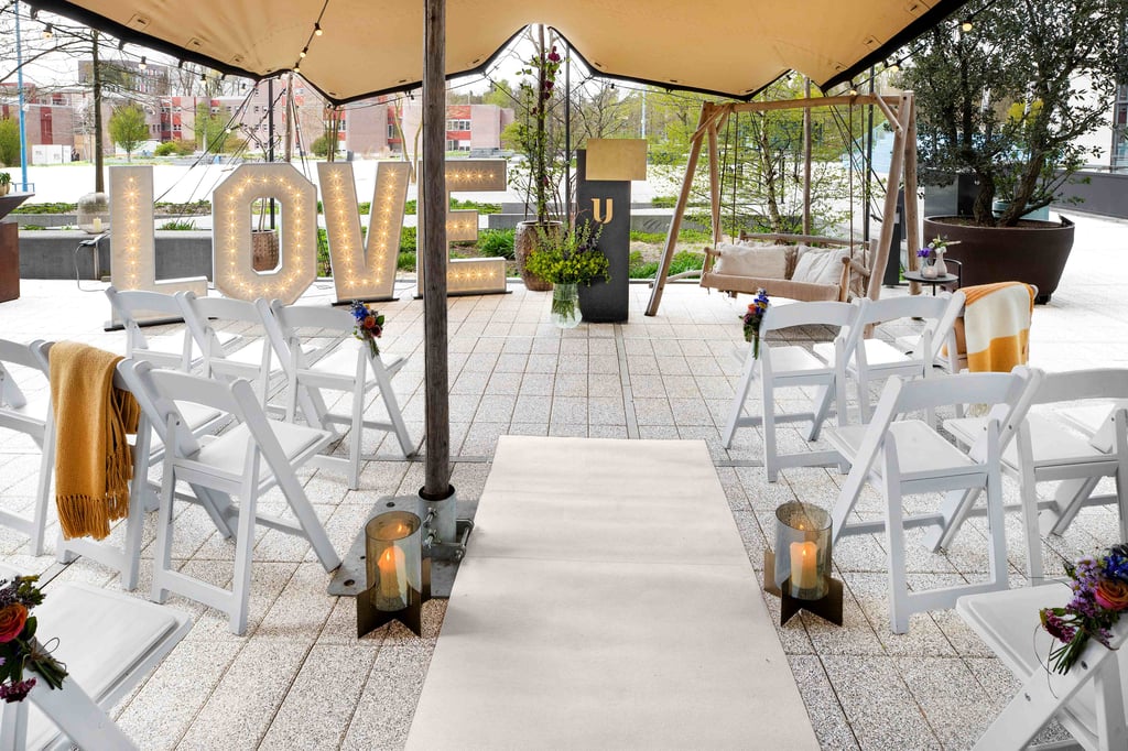 Ceremonie stretchtent op terras (2).jpg