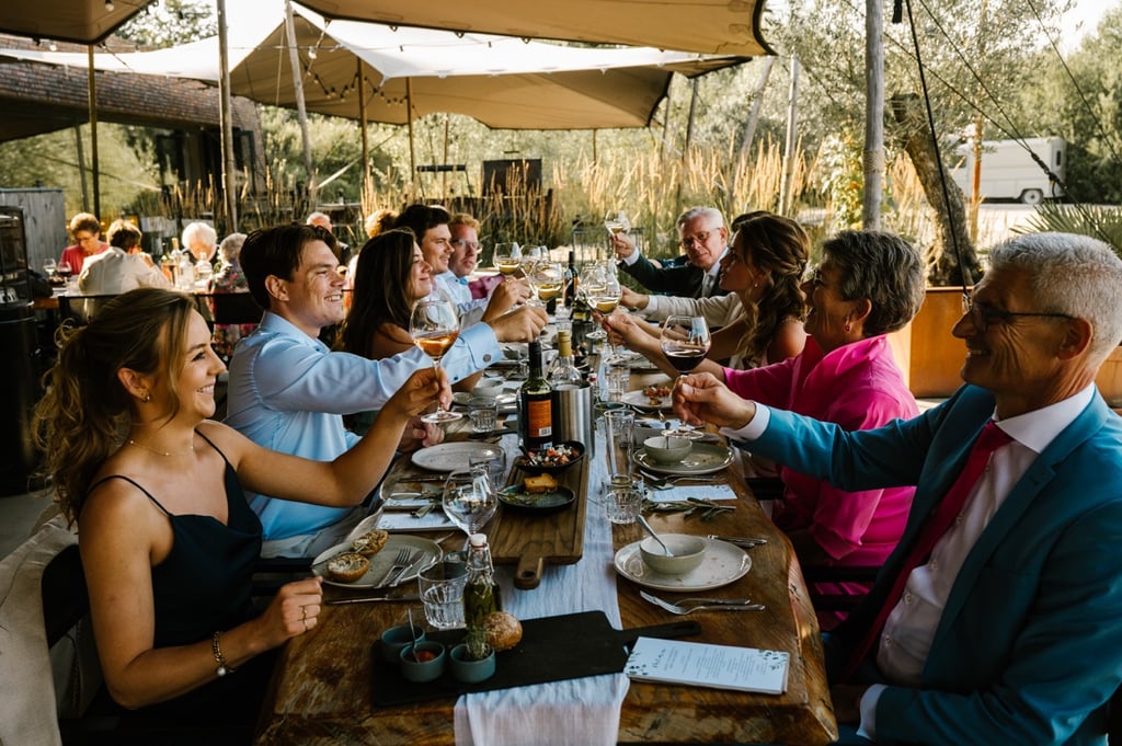 Groepsdiner in sfeervolle buiten setting bij Het Houtse Meer