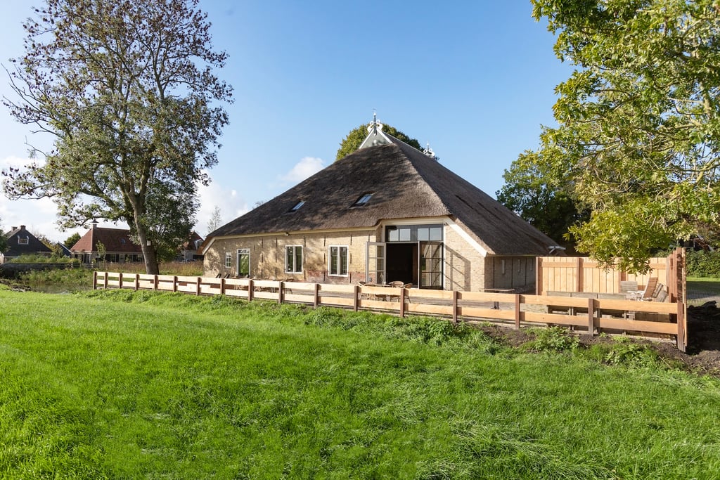 NYNKESPLEATSBUITEN12.jpg (1)