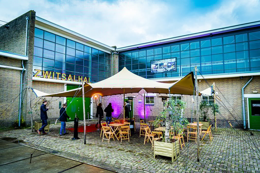 Tent voordeur.jpg