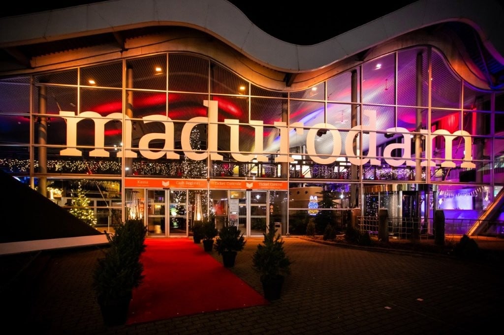 Kerst - entree met rode loper