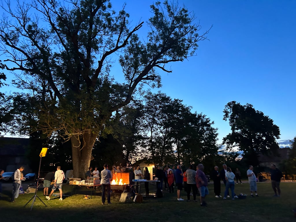 chateau des edelins chambre room gite mariage groupe auvergne france - event4.jpeg