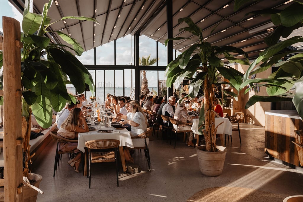 Diner in de Lounge.jpg