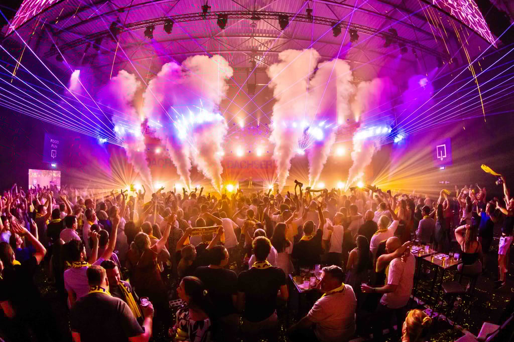 Jubileumfeest in de loods