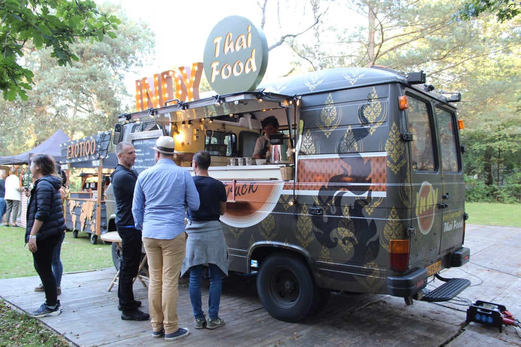Foodtrucks Mennorode.JPG