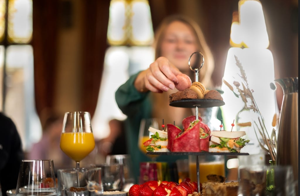 Statenzaal high tea.jpg