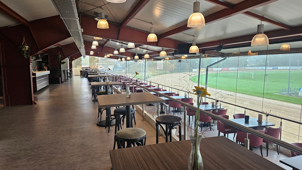 De Lounge eerste etage drafbaan alkmaar 