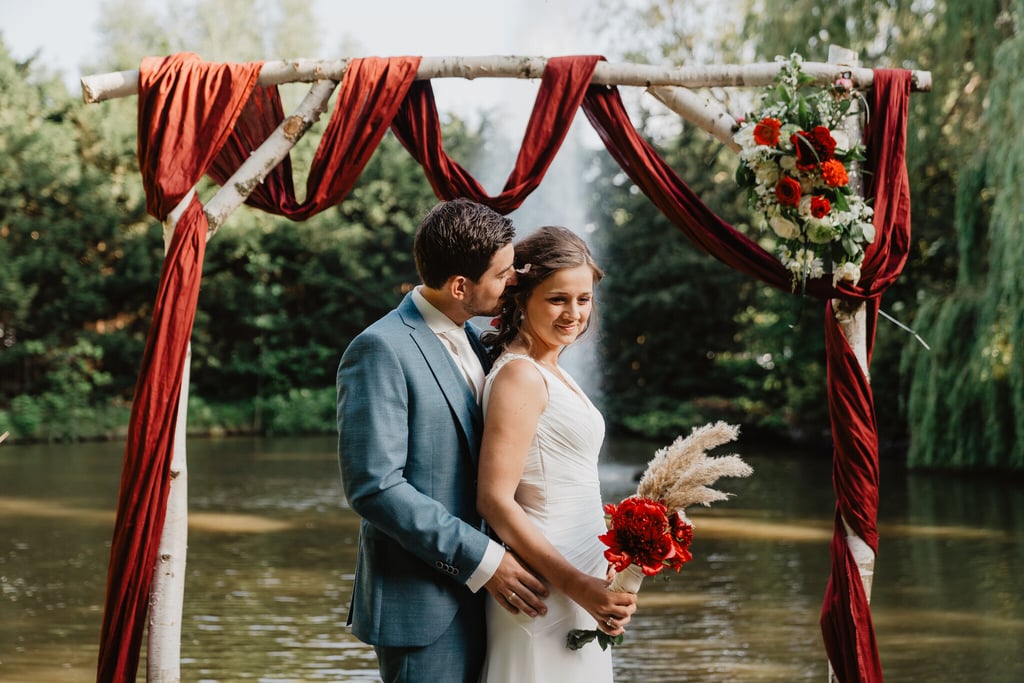Ceremonie aan het water