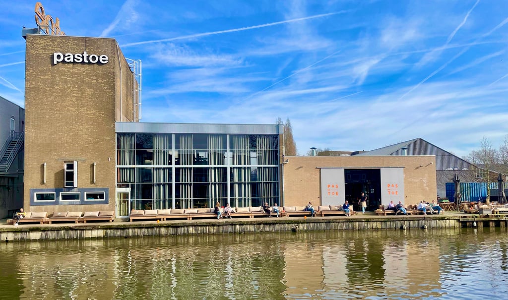 Pastoe Foodbar - Terras waterkant