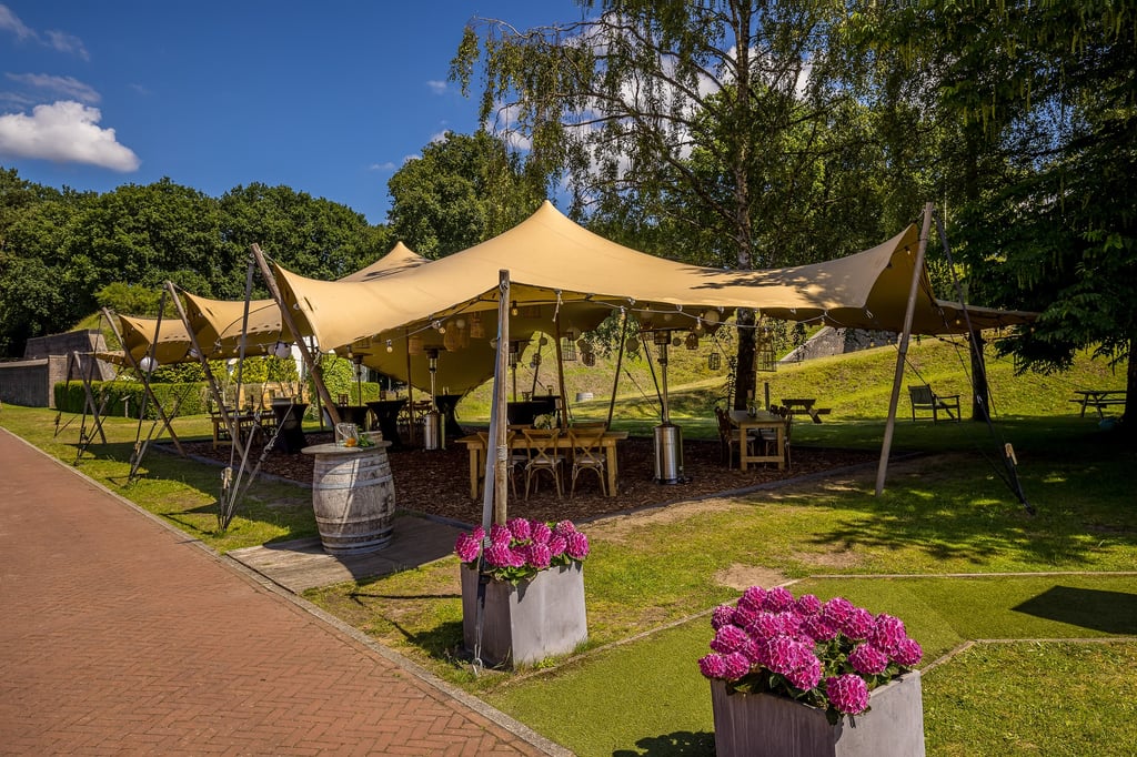 Safari Stretchtent Fier Bussum
