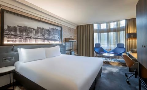 bedroom-112-24-lr.jpg