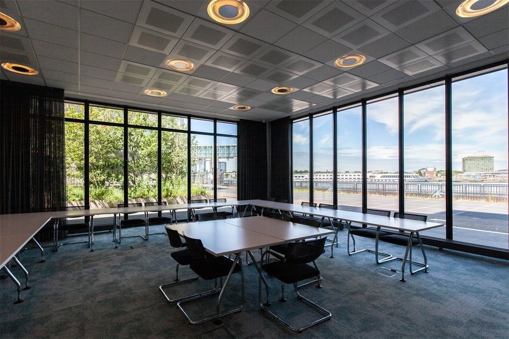 Amsterdam School of Real Estate01.jpg