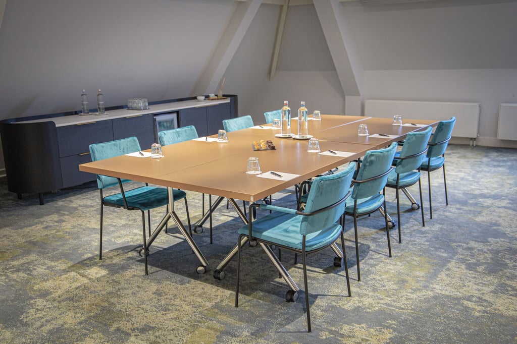 Hertog-van-Alva---Boardroom---03