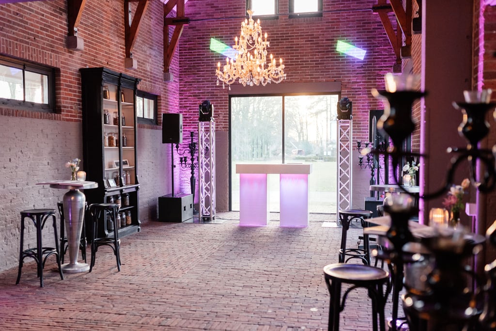 Koetszaal binnen - B11 DJ Booth (MadelonTijdinkphotography).jpg