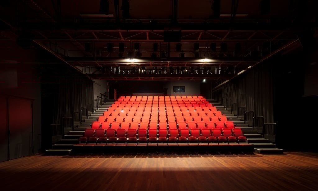 Kleine-Zaal-tribune
