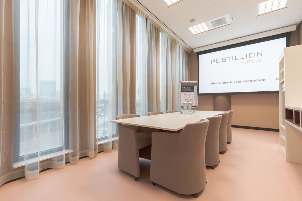 PHAM Meetingroom 28-medium.jpg