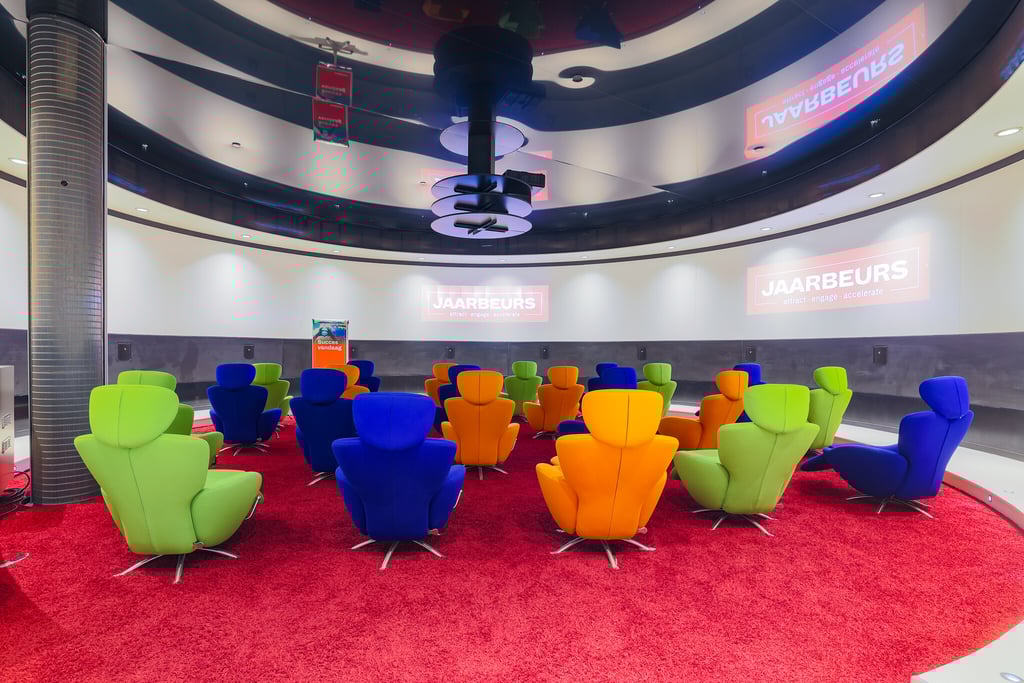 Media-Plaza---Round-Control--2-