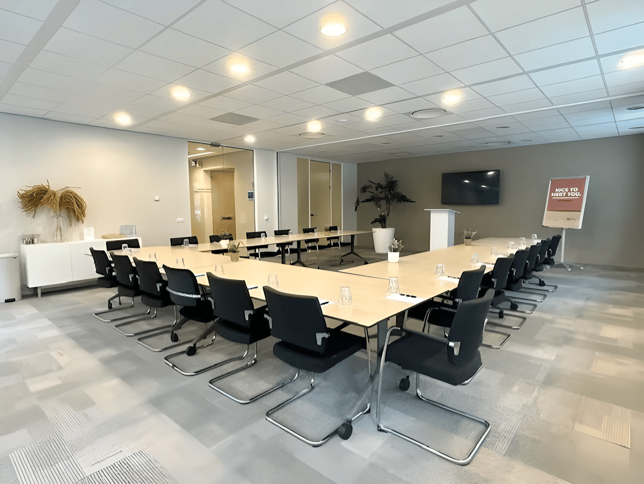 Erasmus Room (1)