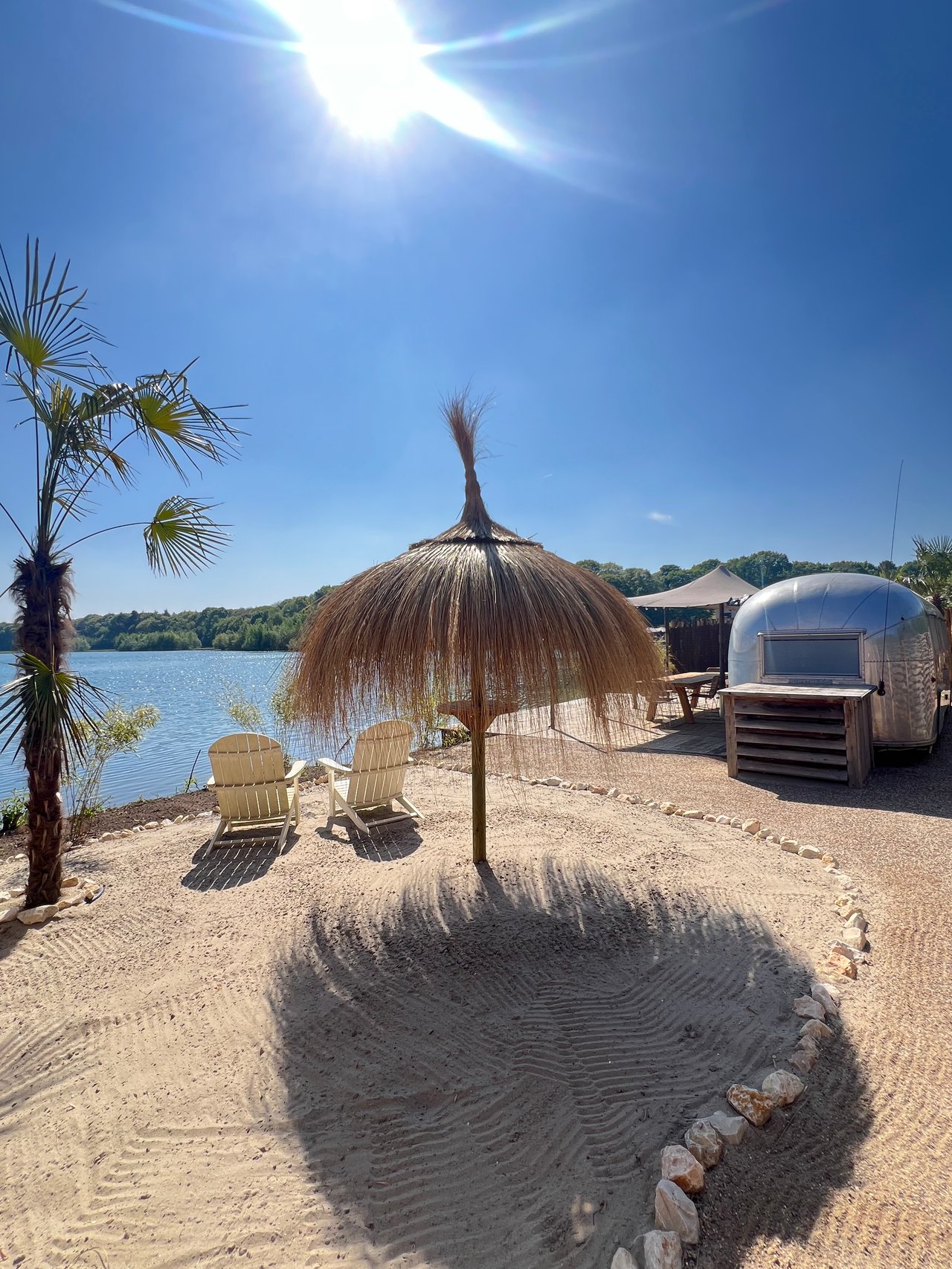 Ontspannen plek aan het water voor bruiloften en events