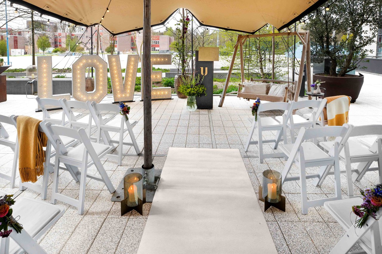 Ceremonie stretchtent op terras (2).jpg