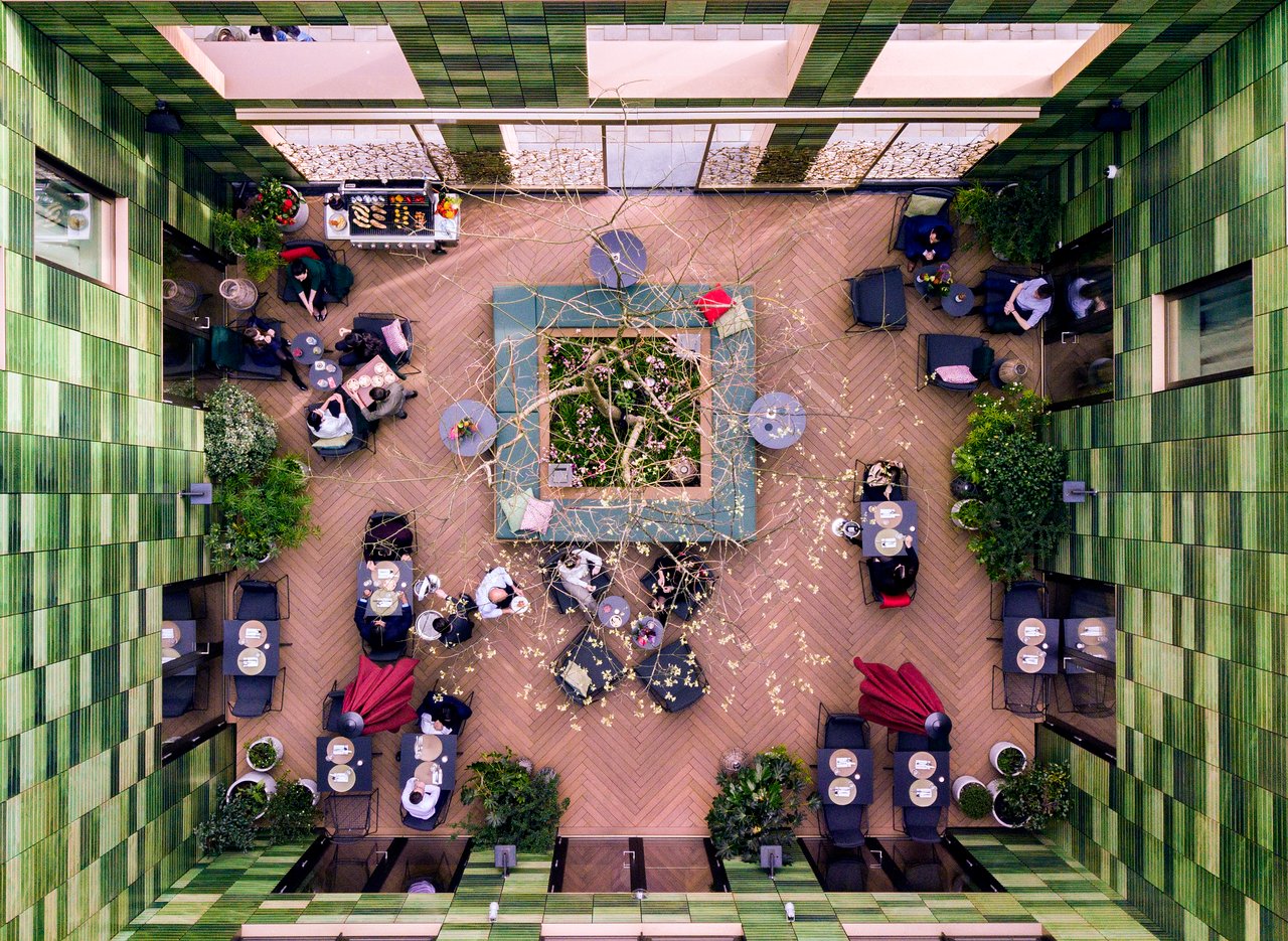 Hyatt-Regency-Amsterdam - Terrace 4.jpg