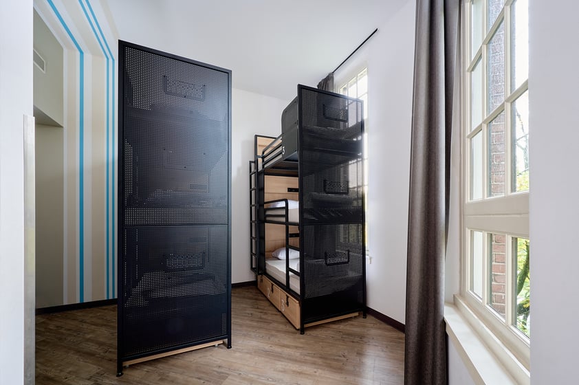 generator-amsterdam-hostel-6-bed-room.png