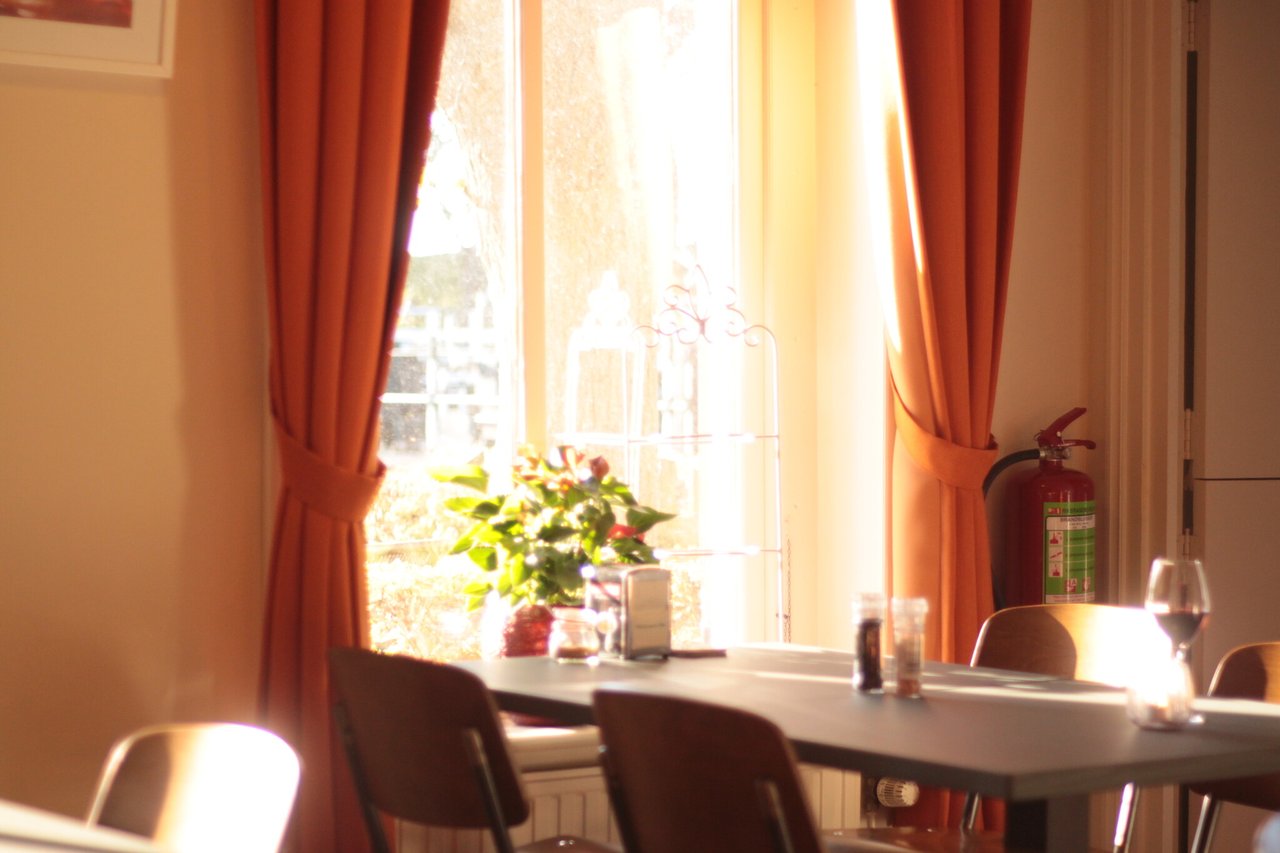 Huiskamercafe Beneden Sas