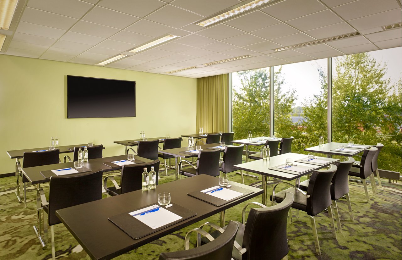 Field Meeting Room 1 in a Classroom Arrangement