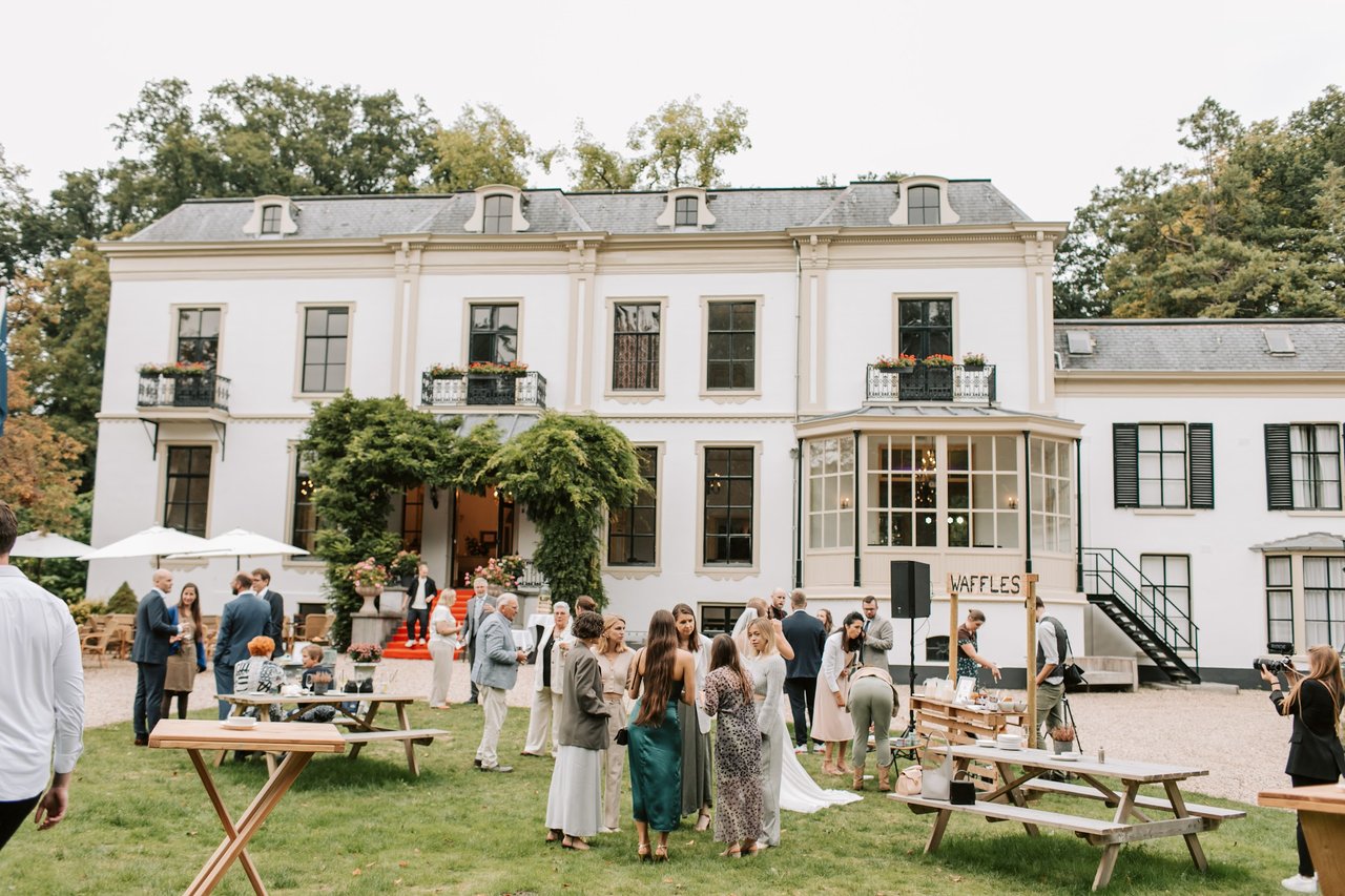 Taart & toost moment bij Huis te Eerbeek 