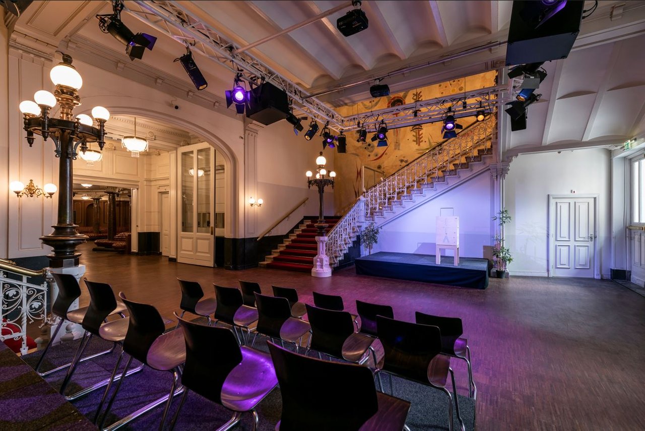 ITA Salon.JPG
