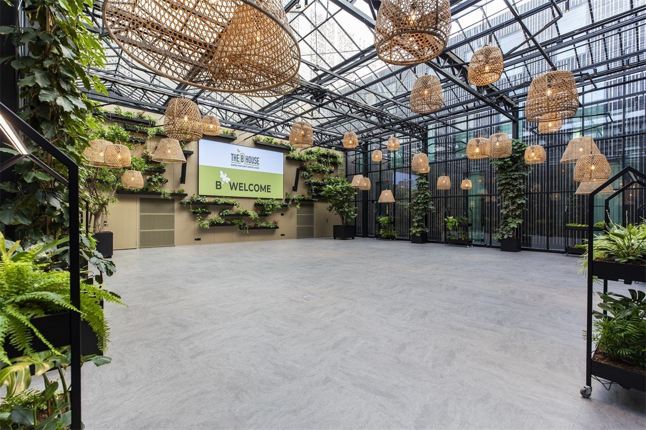 210504132312.210504130806.EO6A4428-top.resized.1280x0