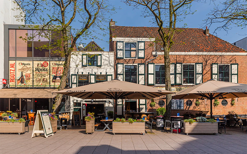 Café Restaurant Rootz met terras 
