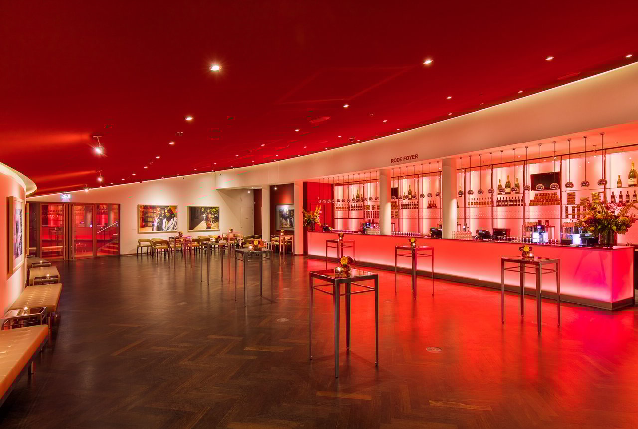 Evenementenlocatie-Amsterdam-DeLaMar-Theater-Rode-Foyer3-LR