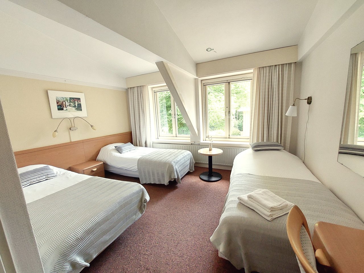  Driepersoonskamer met douche en toilet hoofdgebouw