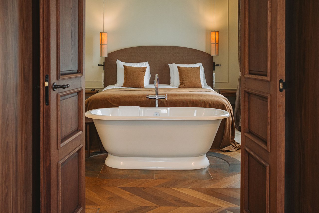2 Room Suite.jpg