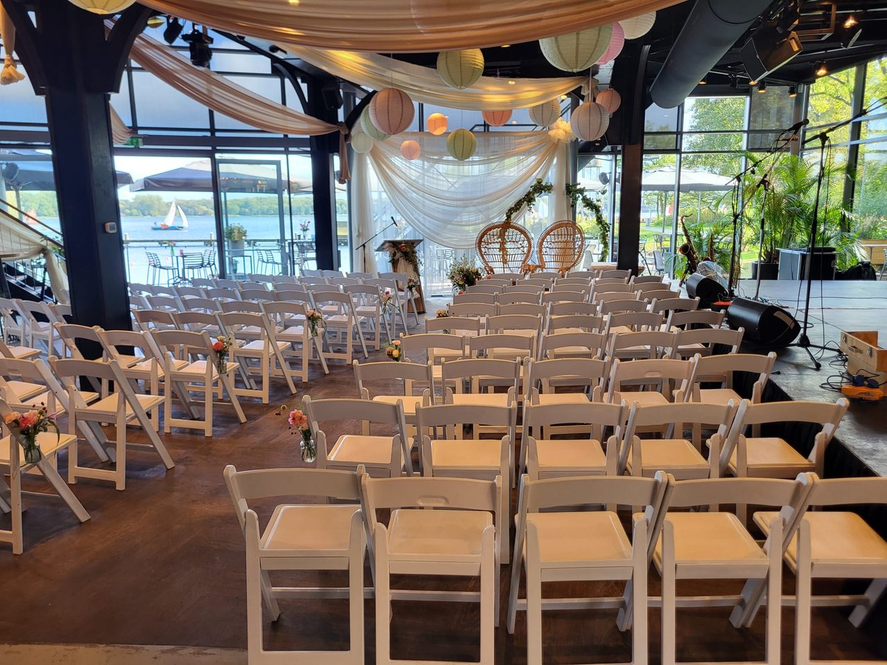 Ceremonie-opstelling in The Boathouse Kralingen.jpeg