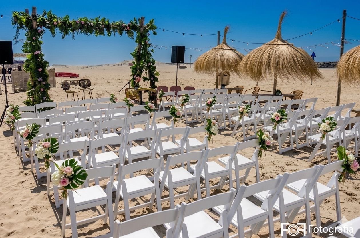 ceremonie opzet strand met prieel