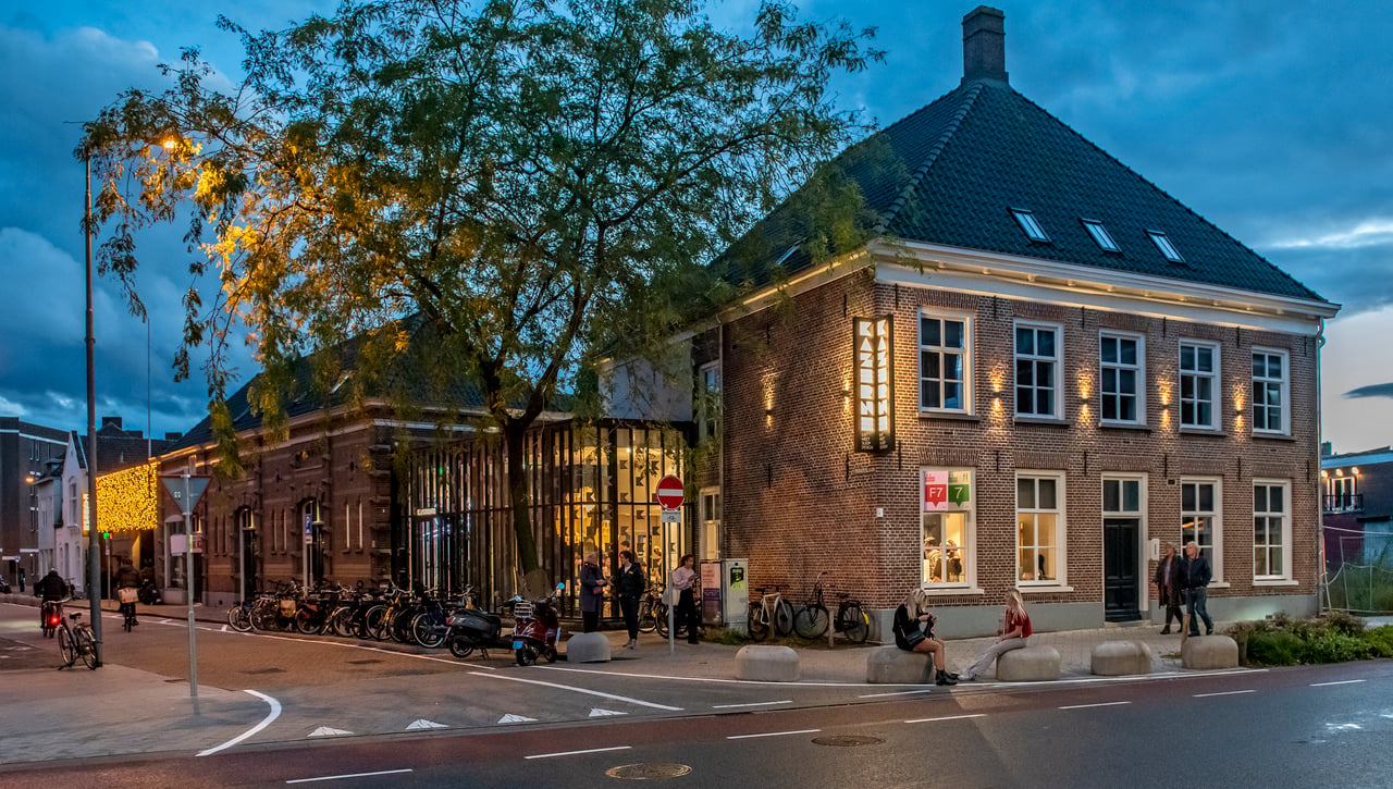Kazerne buitenkant