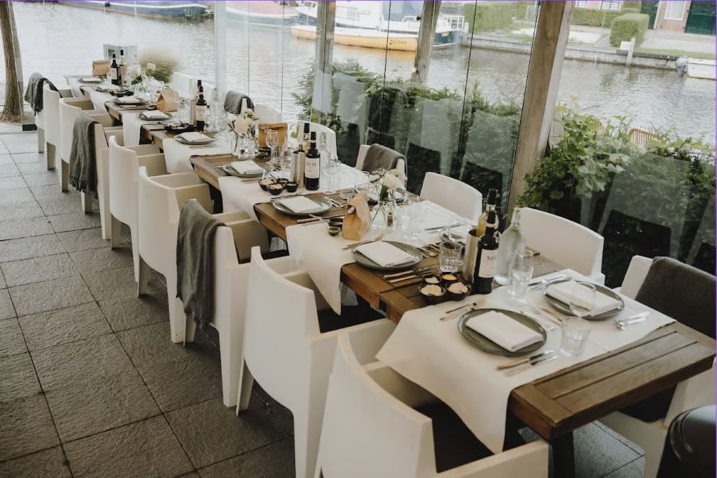 Diner op de puntsteiger