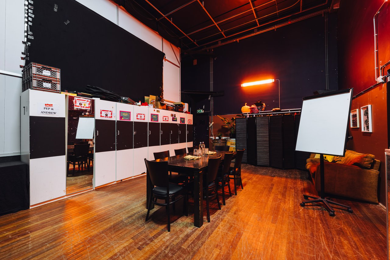Backstage 6.jpg