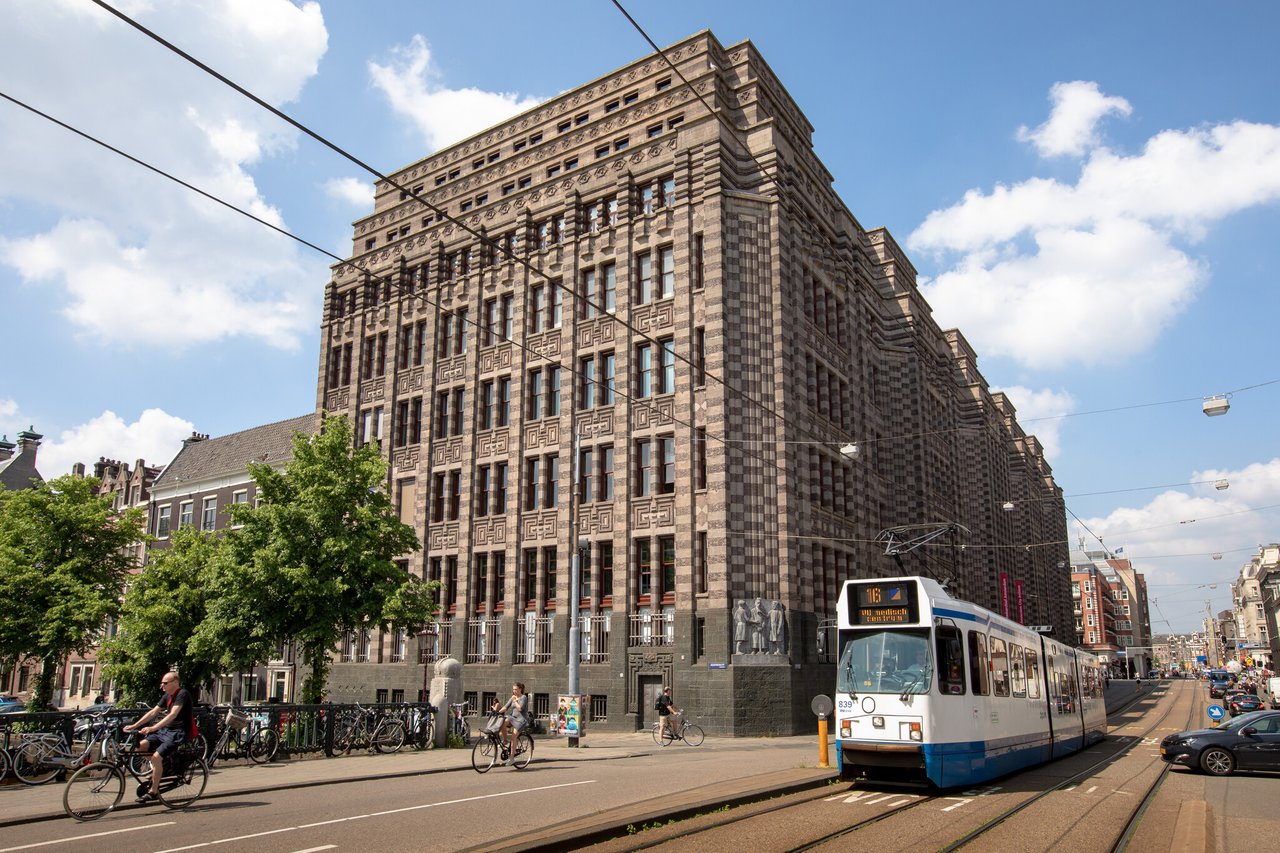 De Bazel Amsterdam - bezien vanaf de Vijzelstraat (Amsterdam Centrum)