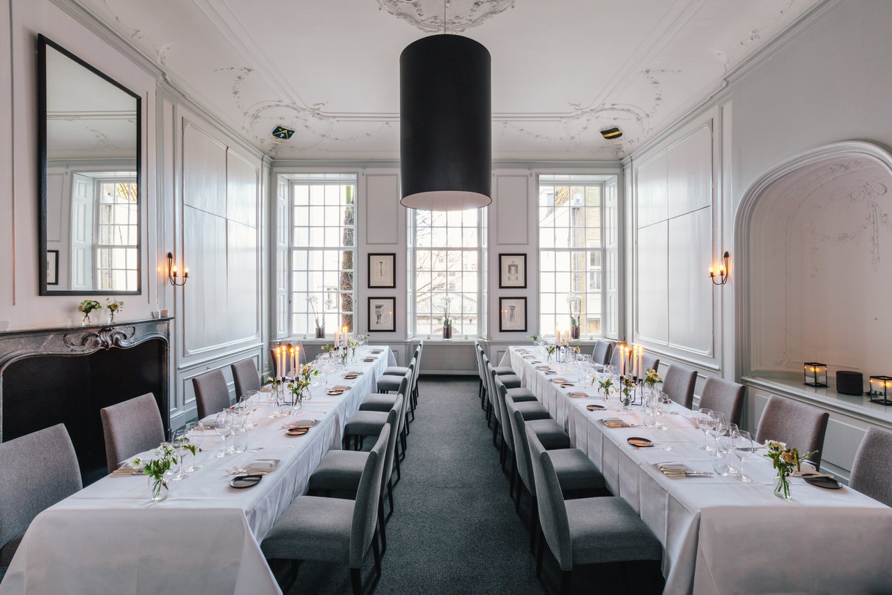 Regents-Diner-2-tafels-lichtinval-WEB