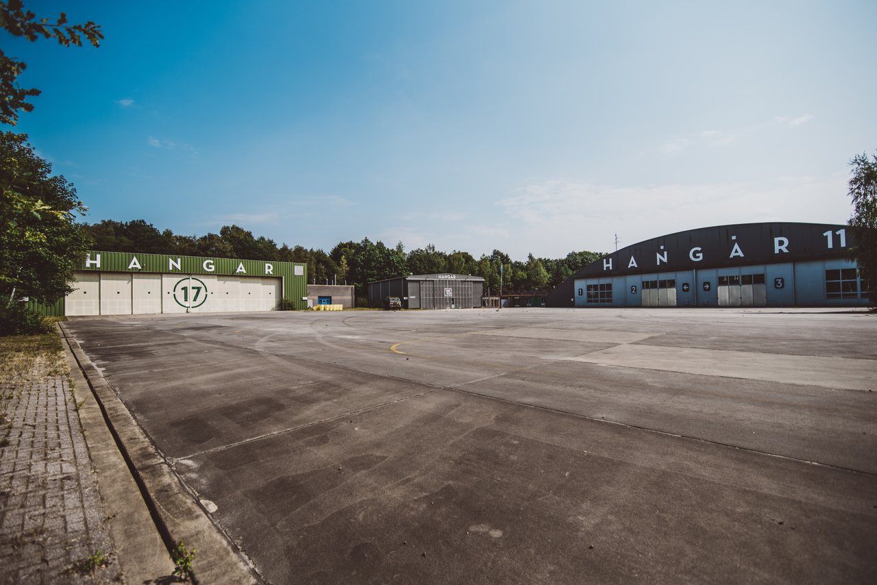 Oostkamp - Hangar 11 + 15 + 17 - Buiten - Voorkant - Elke Teurlinckx-min.jpg