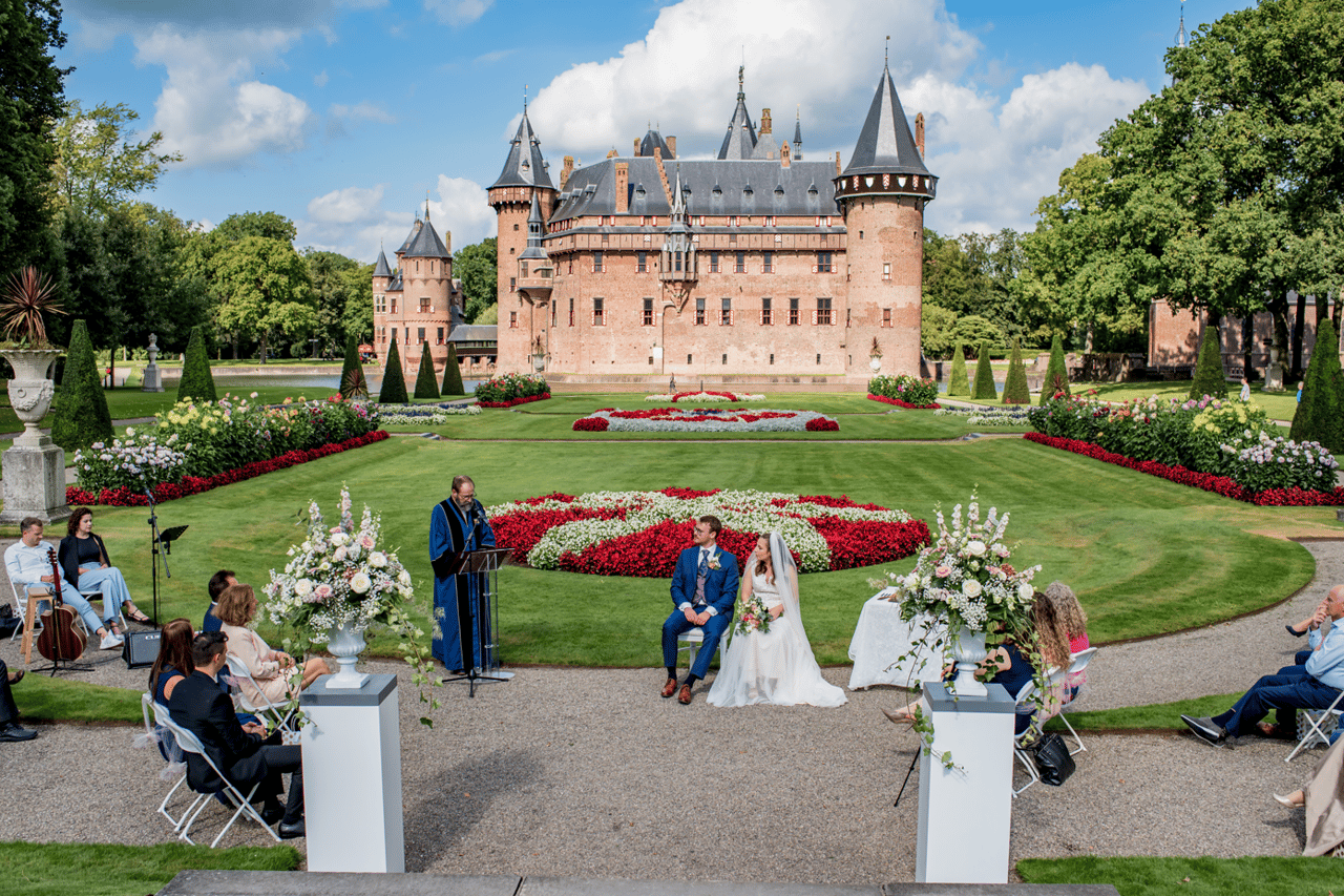 Jullie serene huwelijk in de exclusieve Romeinse Tuin