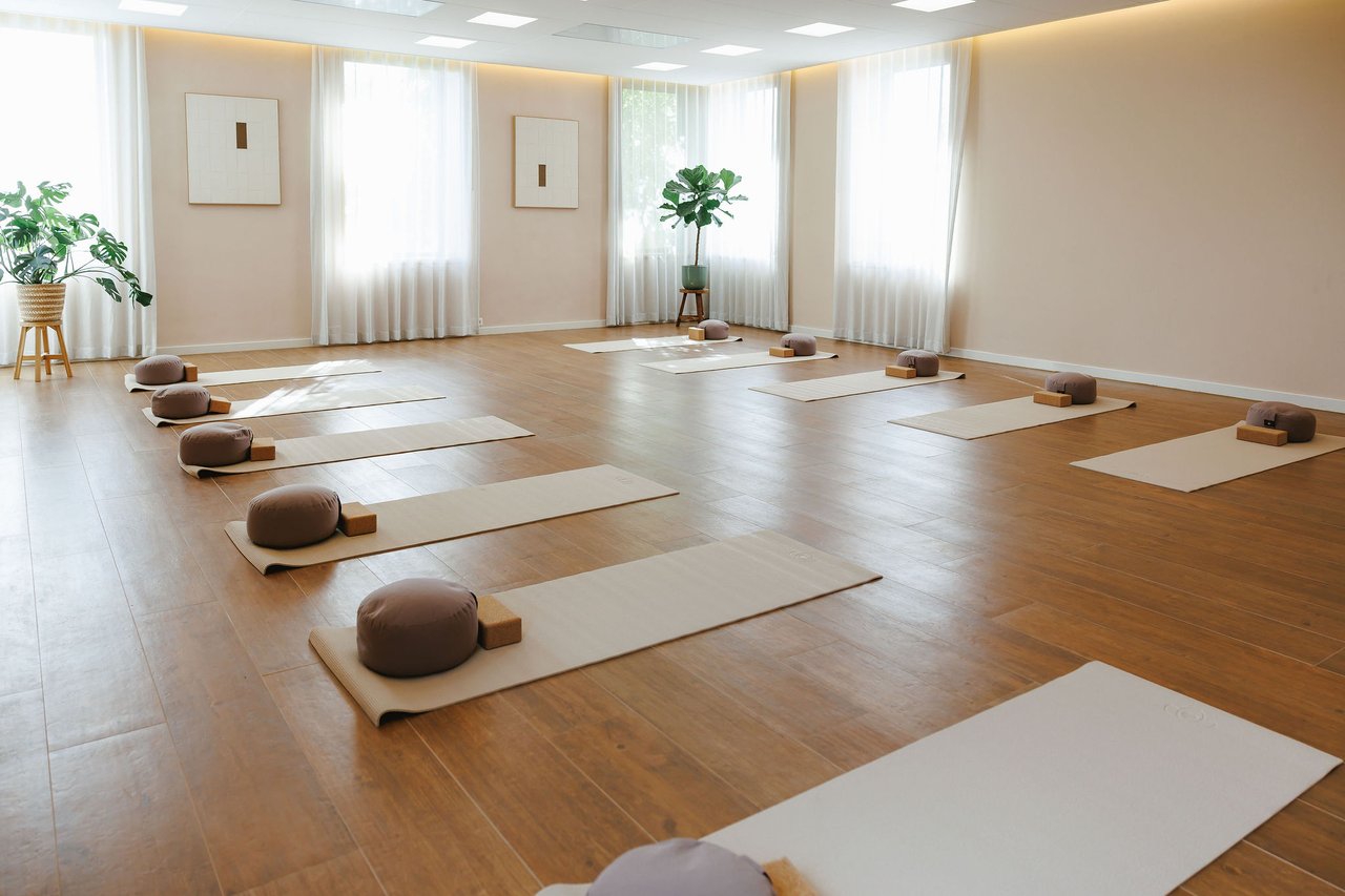 Ruime Yoga / Lichaamswerk opstelling (1)
