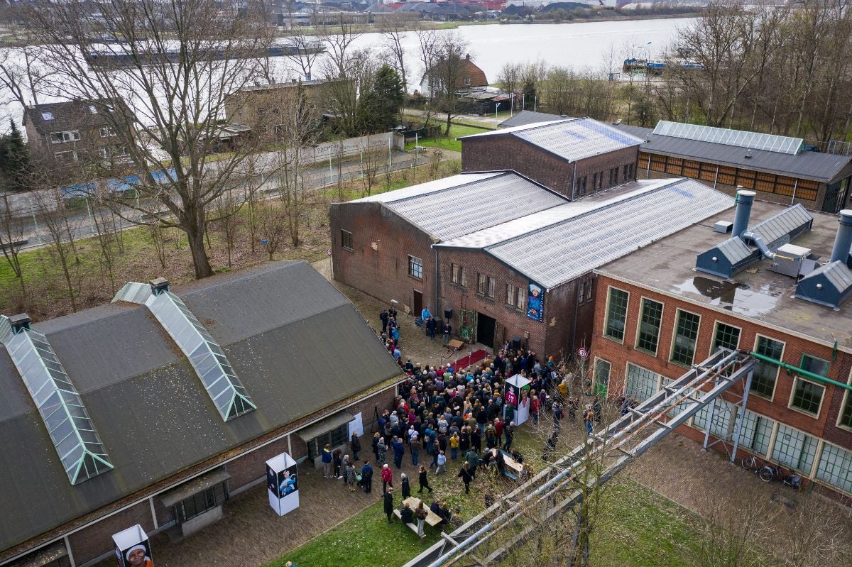 Luchtfoto Museum of Humanity - Hembrugterrein Zaandam
