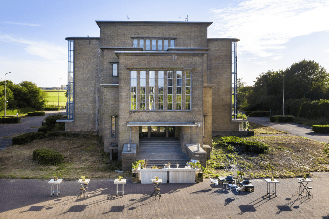Het zendstation 