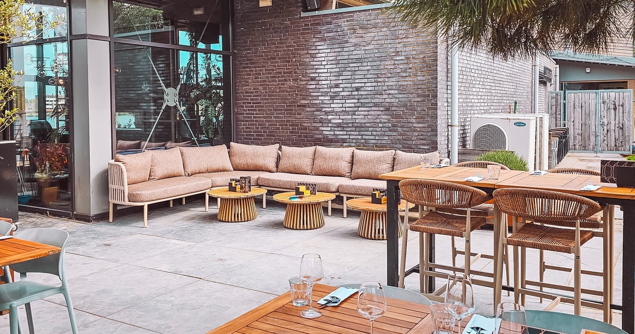 Villa westend terras loungebank