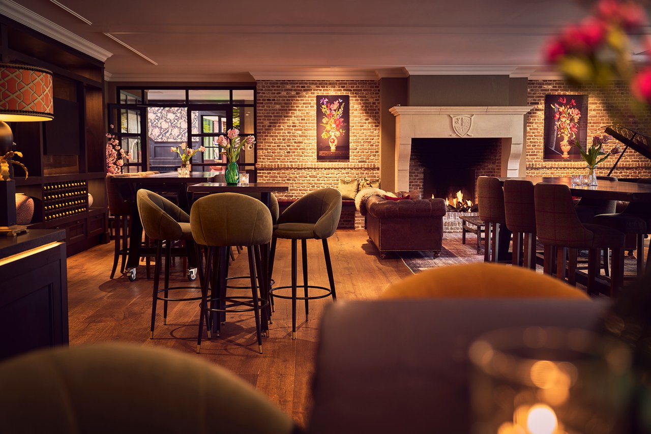 The Royal Duke - Lounge - 005_lr.jpg